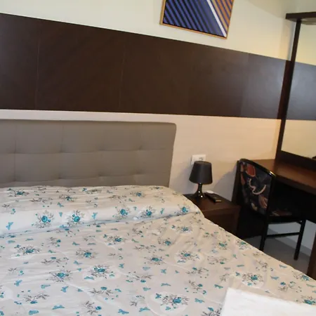 Colombo Hotel 3*