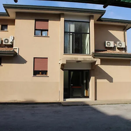 Hotel Colombo 3*
