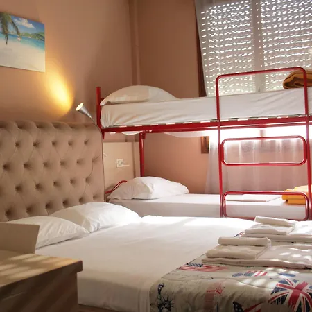 Hotel Colombo 3*