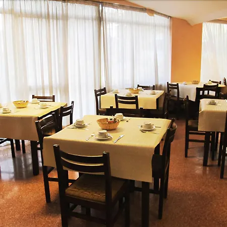 Hotel Colombo 3*