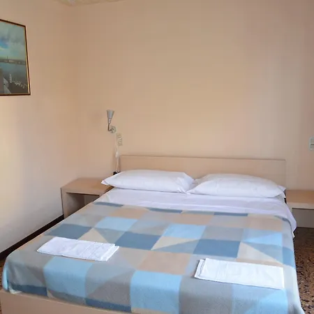 コロンボ マルゲーラ