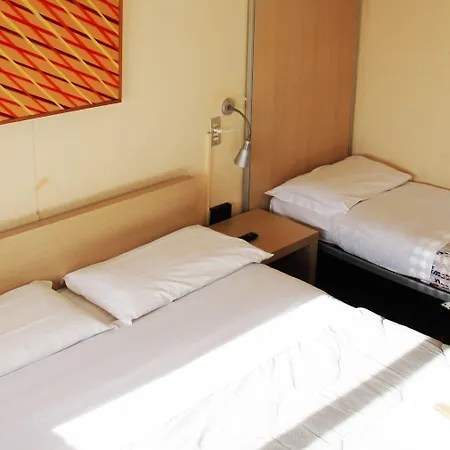 コロンボ ホテル 3*