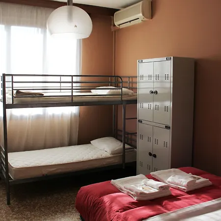 コロンボ ホテル 3*